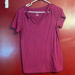 just be size M fuchsia tshirt